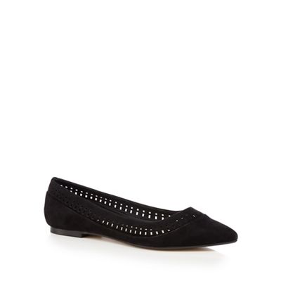 Black cut-out trim flat pointed toe shoes